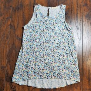 Soprano Women's floral tank top size Large